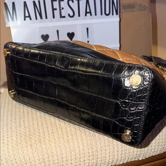 Michael Kors Smythe Dome sz Large - Picture 13 of 13